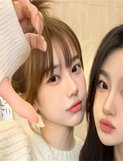 《九点的女反派》故事脉络梳理深刻反思的：主线与支线情节完整解读